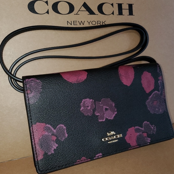 🎉HP 💖 New Authentic Coach Crossbody bag - Picture 3 of 8